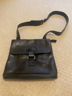 Vera Pelle Black Leather Messenger Shoulder Bag